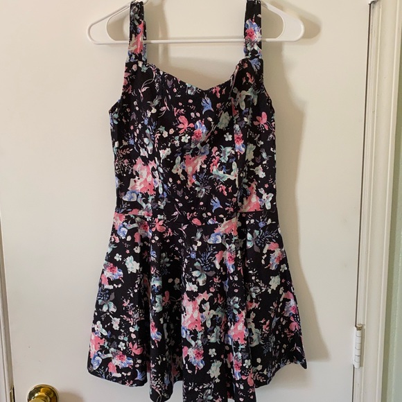 AIGE Dresses & Skirts - AIGE Sleeveless Dress